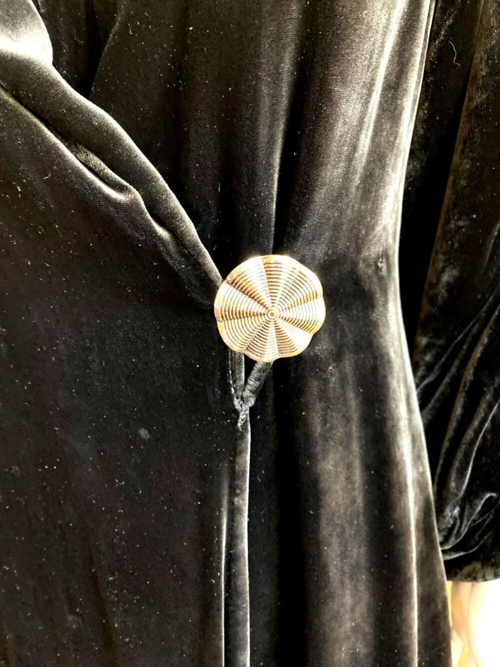 Art Deco Opera Coat Black Velvet Antique Silk Lining Great Buttons Small 1933/34 - Picture 3 of 14